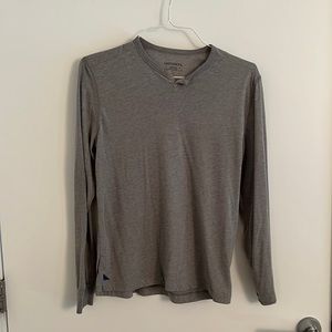 UNTUCKit long sleeve Henley. Grey, medium.